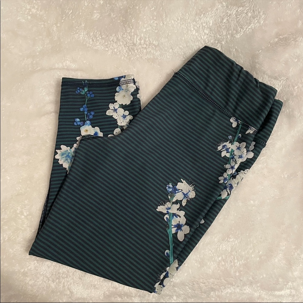 Flowered Capri leggings